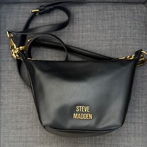Steve Madden Black and Gold Shoulder Bag